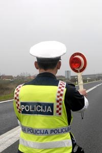 Slika ///policajac_autocesta_uspravna.jpg